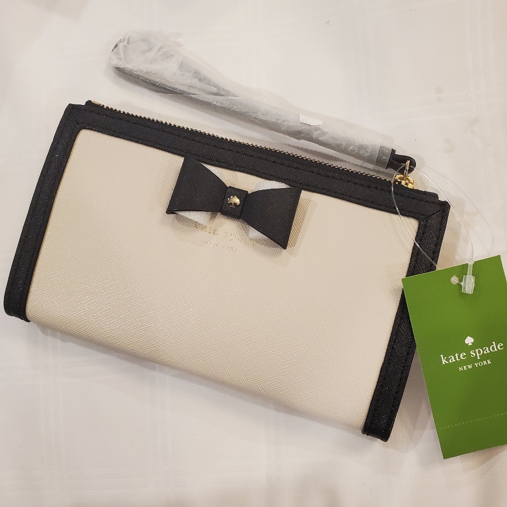Kate Spade Hazel Court Leyna Wristlet